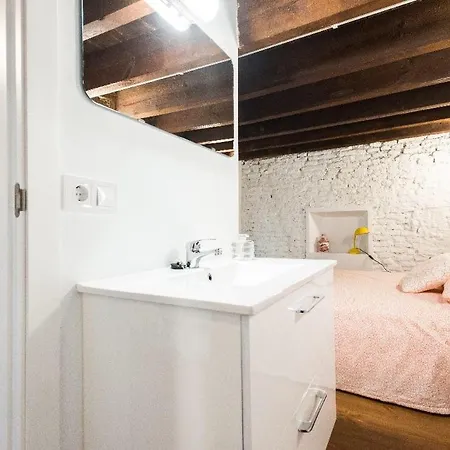 Airbhouse Private & Homestay szállás *
