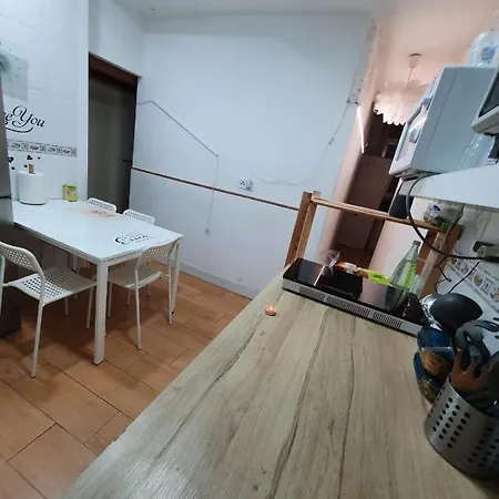 Airbhouse Private & Sevilla