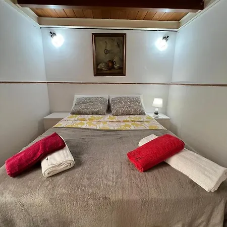 Airbhouse Private & Ubytování v soukromí