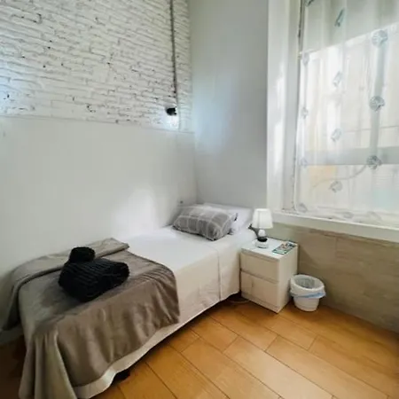 Airbhouse Private & Privatunterkunft Sevilla