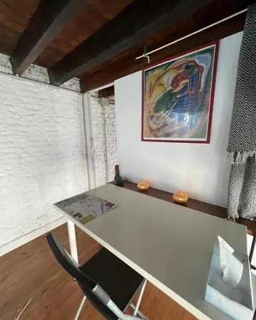 Airbhouse Private & Sevilla
