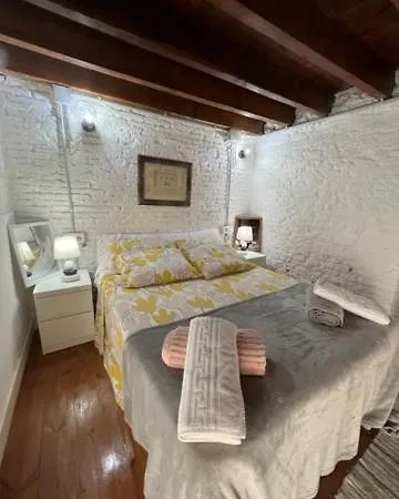 Airbhouse Private & Homestay szállás