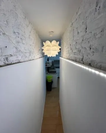 Airbhouse Private &