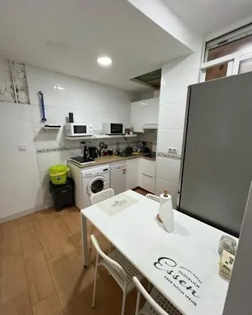 Airbhouse Private & Privatunterkunft Sevilla