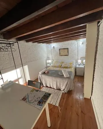 Airbhouse Private & *