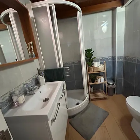 Airbhouse Private & Севилья