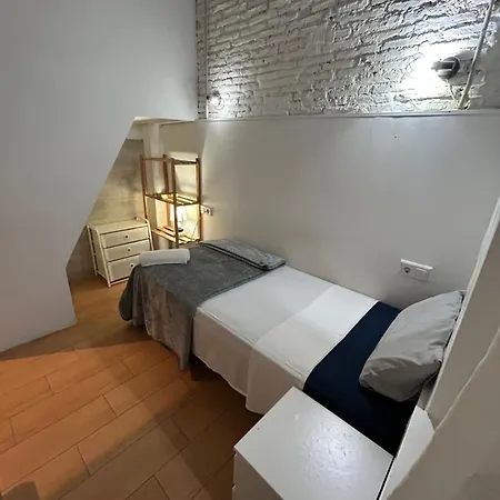 Homestay szállás Airbhouse Private & *